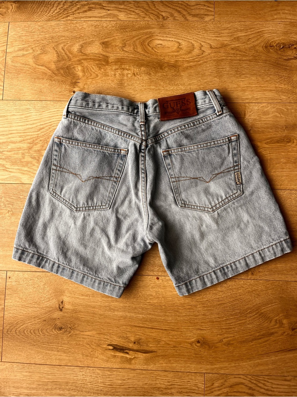 Vintage Guess Women’s Denim Shorts - Picture 3 of 5